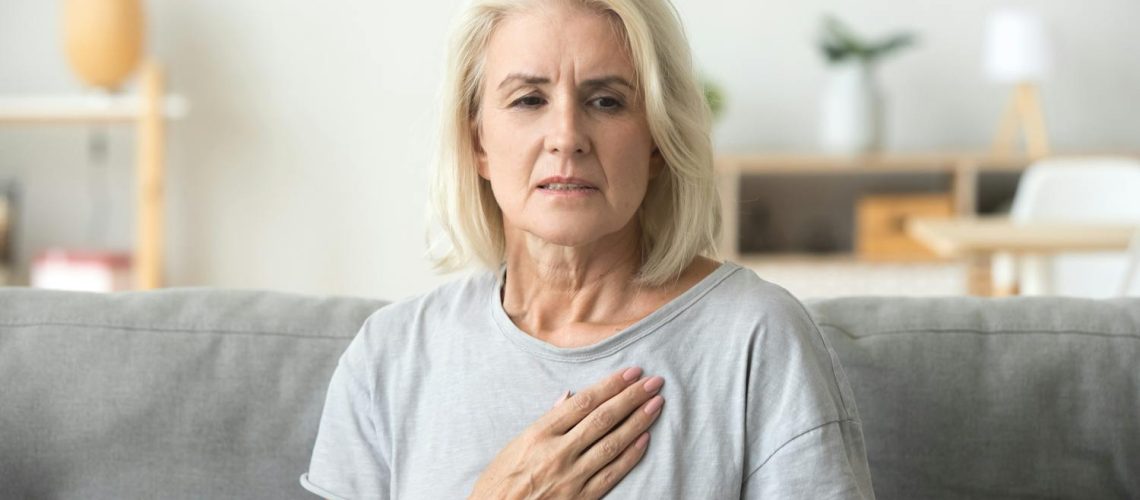 Douleur côté gauche : causes, faut-il craindre une crise cardiaque ? Douleur côté gauche : causes, faut-il craindre une crise cardiaque ?